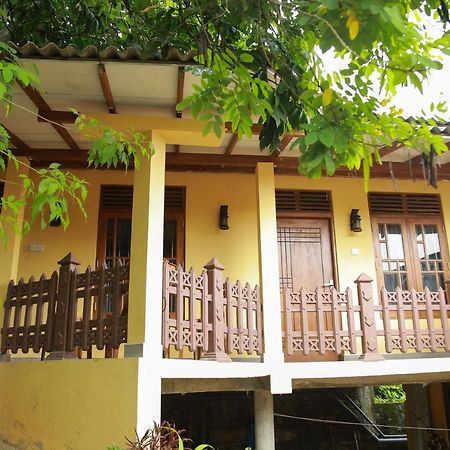 Guruge Guest House Ahangama Luaran gambar
