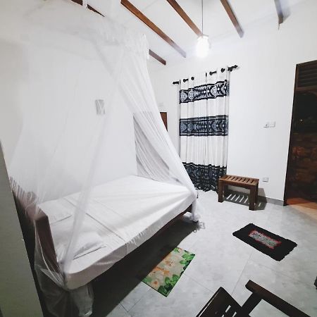 Guruge Guest House Ahangama Luaran gambar