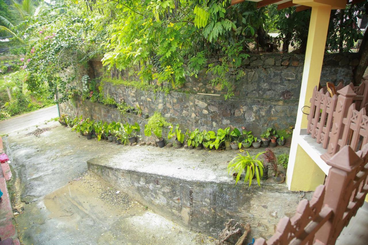 Guruge Guest House Ahangama Luaran gambar
