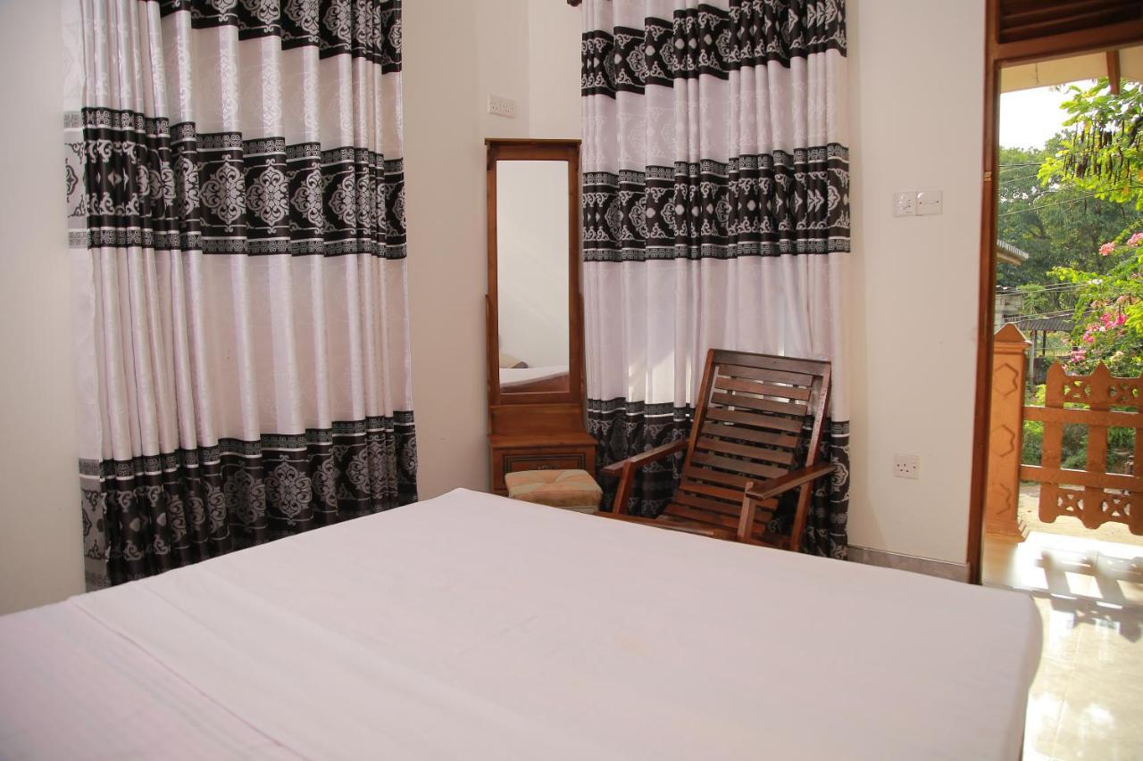 Guruge Guest House Ahangama Luaran gambar