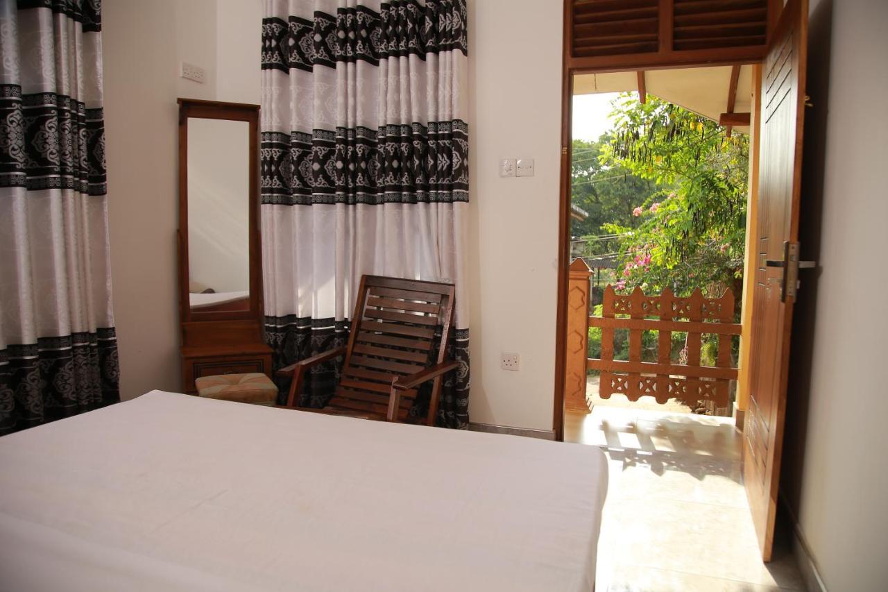 Guruge Guest House Ahangama Luaran gambar