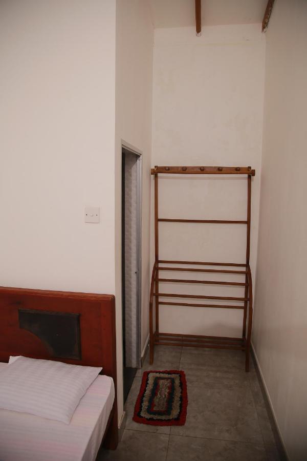 Guruge Guest House Ahangama Luaran gambar