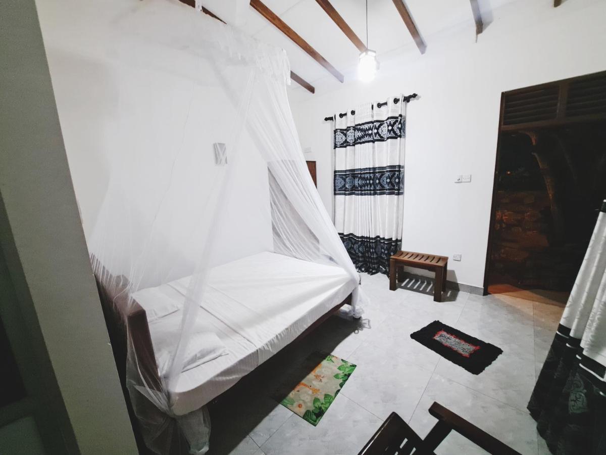 Guruge Guest House Ahangama Luaran gambar